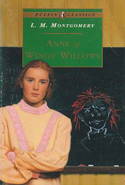 Anne of Windy Willows (পেপারব্যাক)